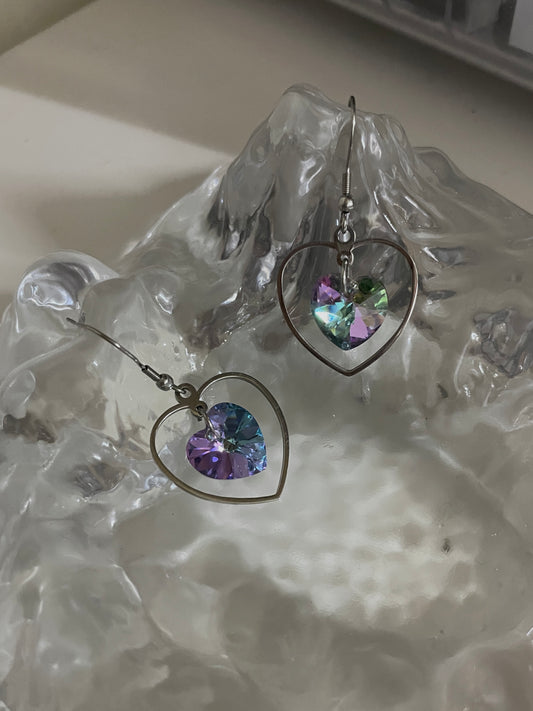 炫彩愛心吊墜耳環￼