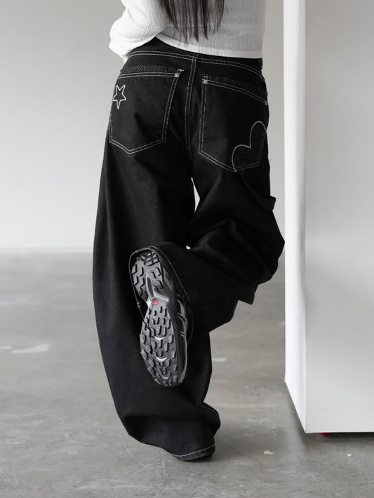 刺繡圖案繭型牛仔褲