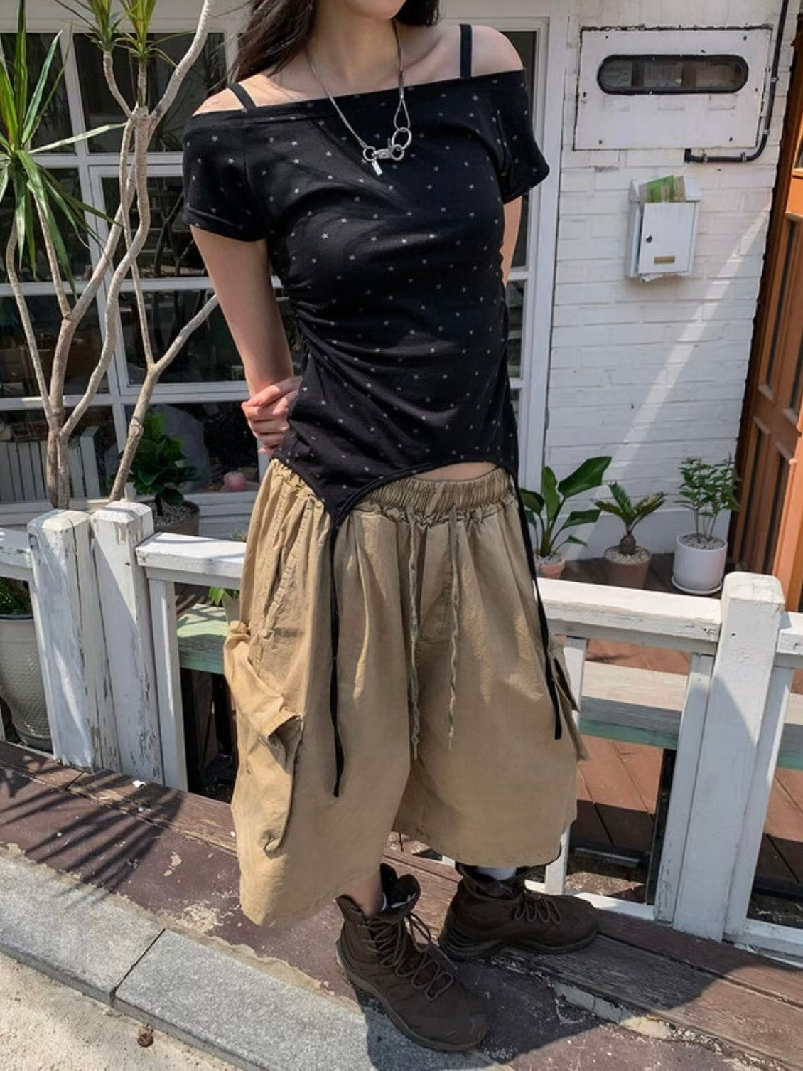 斜肩星星印花上衣